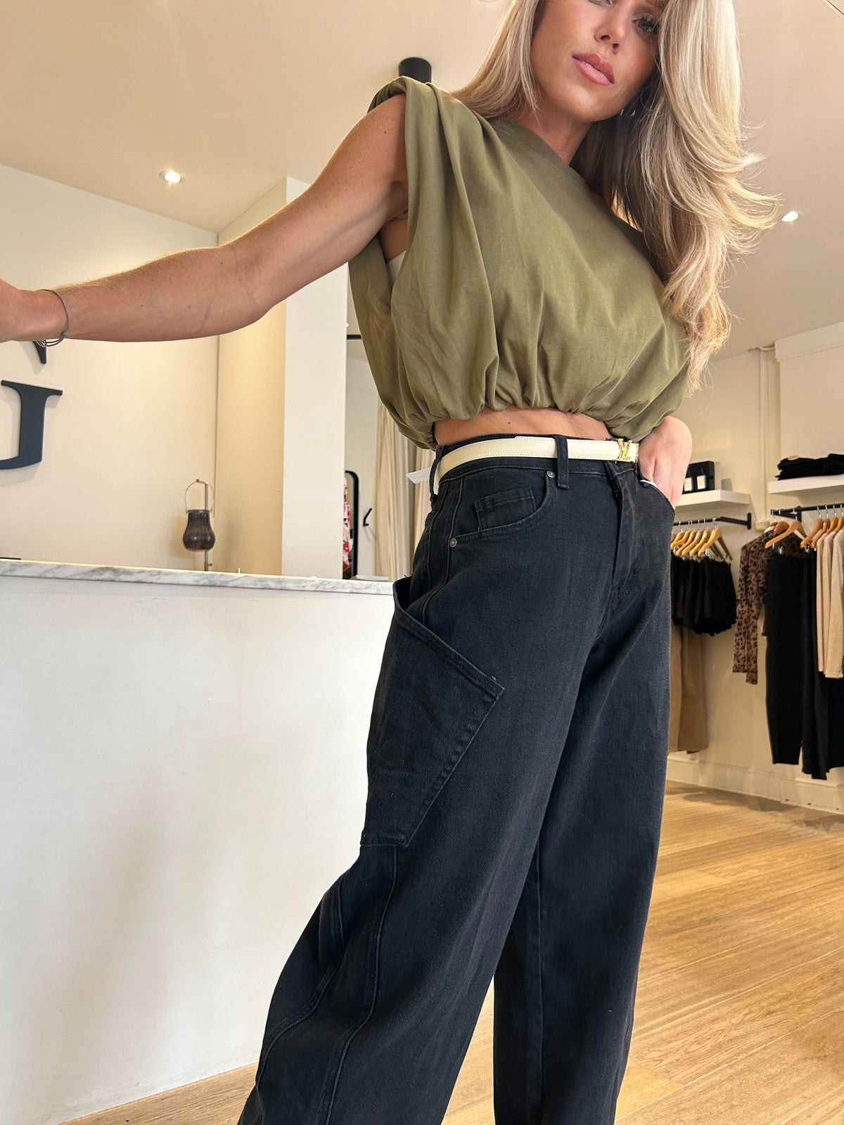 Barrel leg cargo jeans