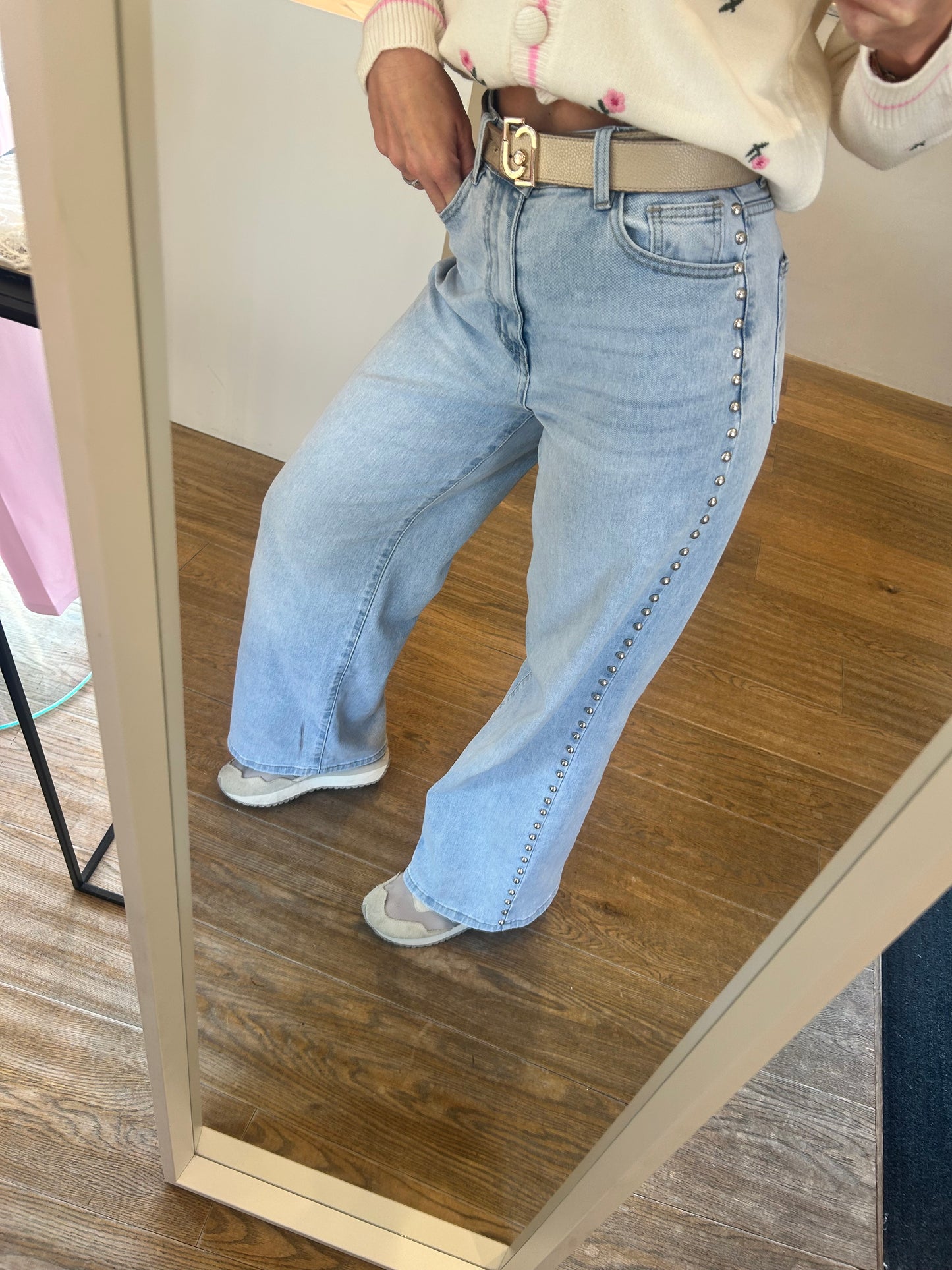 Wide Jeans met studs