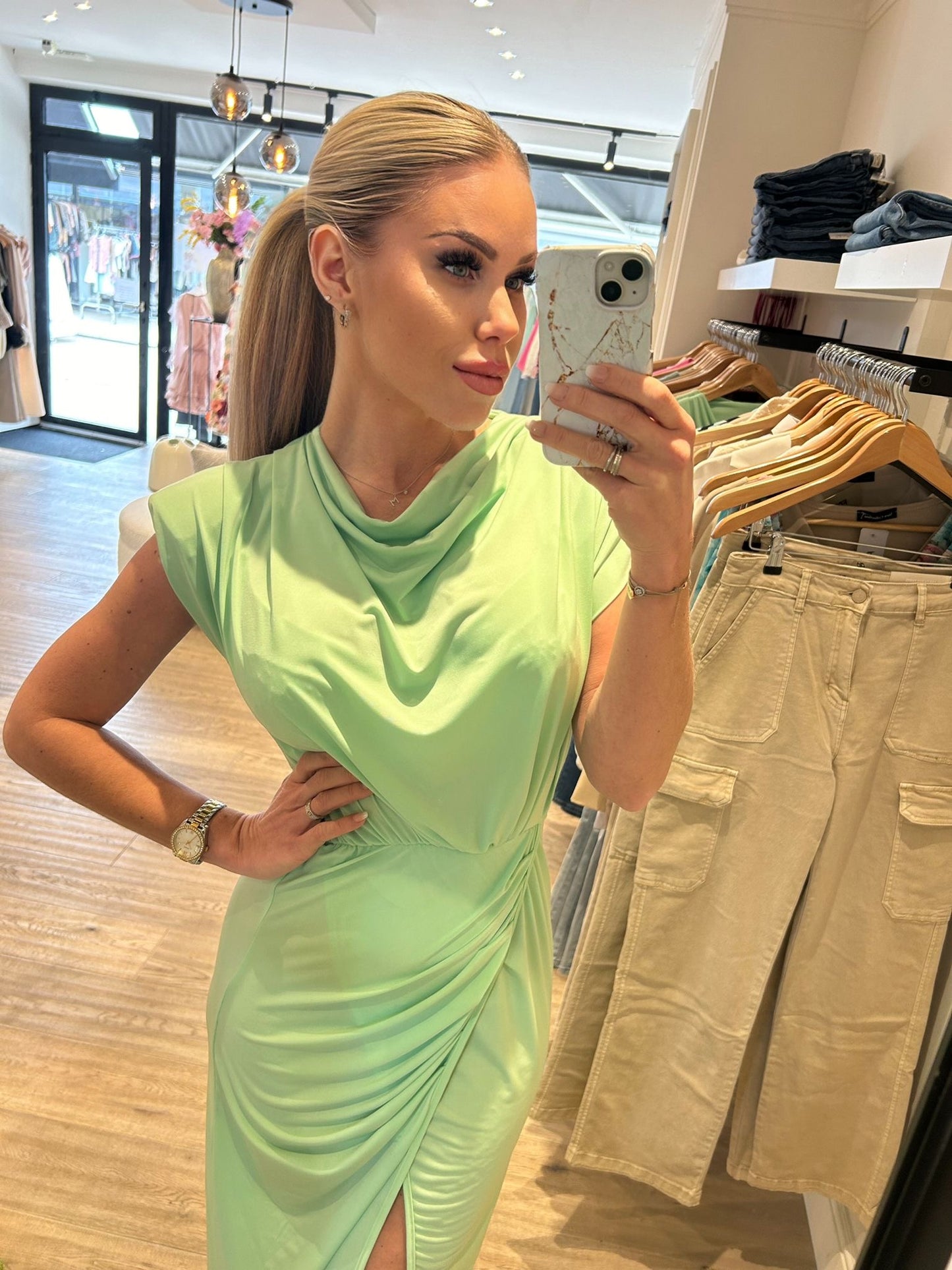 Dress mint