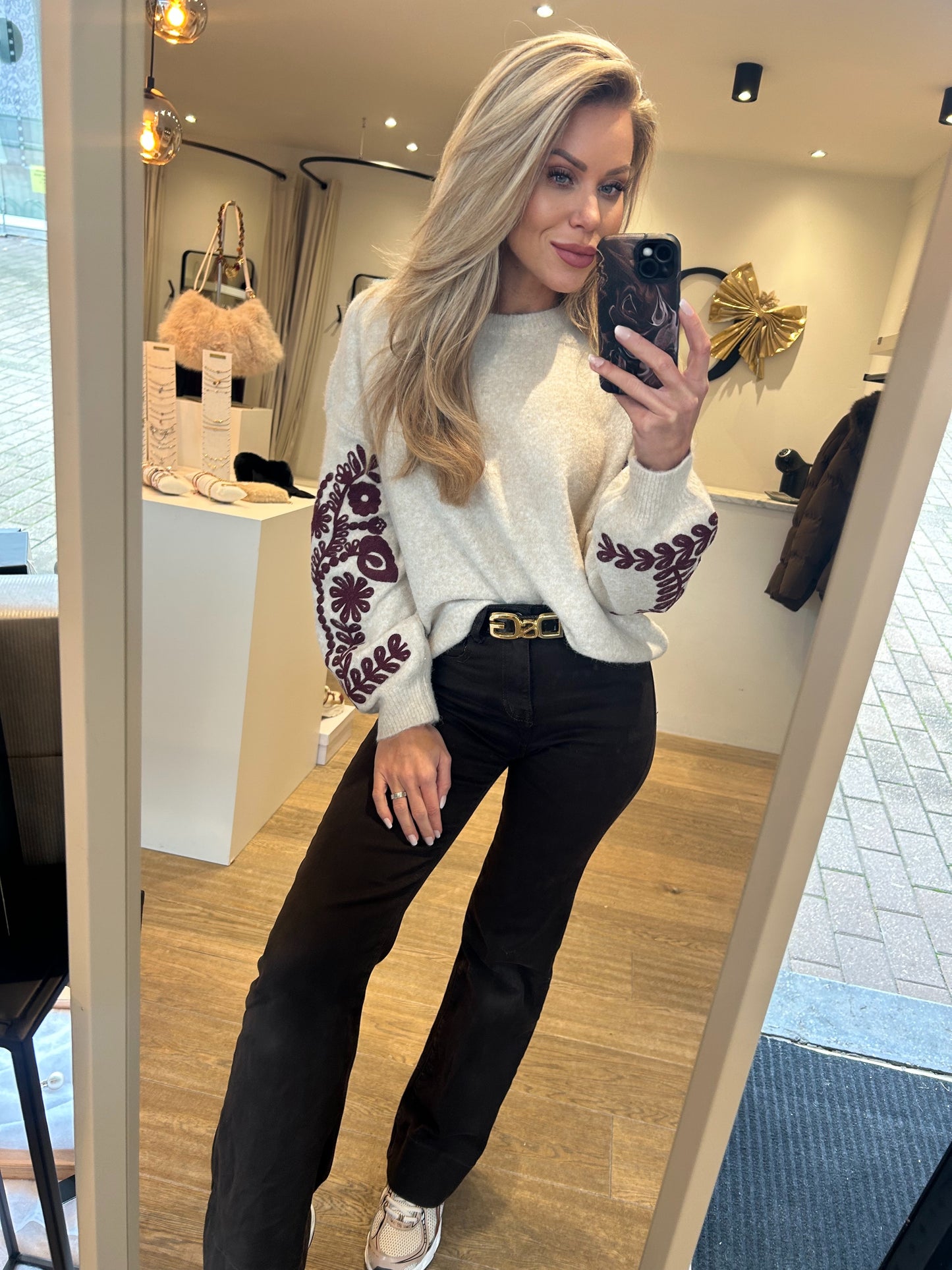 Sweater berry detail