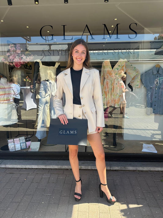Blazer met gouden knopen